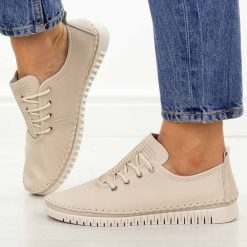 Beżowe skórzane półbuty damskie Cambell 87319. Brązowe półbuty damskie Cambell, na jesień, w ażurowe wzory, z jeansu, casualowe, bez obcasa, na płaskiej podeszwie, bez zapięcia. Za 219.00 zł.