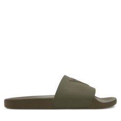 Klapki Guess. Zielone klapki męskie Guess, z aplikacjami, bez zapięcia. Za 109.99 zł.