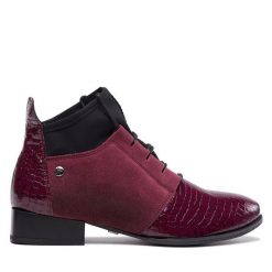 Botki Maciejka. Czerwone botki damskie Maciejka, bez wzorów, bez obcasa, na płaskiej podeszwie, bez zapięcia. Za 379.99 zł.