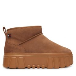 Śniegowce Tommy Jeans. Brązowe śniegowce damskie Tommy Jeans, z jeansu, bez zapięcia. Za 649.99 zł.