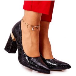 Lewski Shoes Skórzane Czółenka Lewski Wężowe 3117 Czarne. Czarne czółenka damskie bez wzorów, ze skóry, eleganckie, bez obcasa, bez zapięcia. Za 432.39 zł.