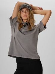 4F T-shirt loose z nadrukiem damski - szary L. Szare t-shirty damskie 4F, l, bez wzorów, z bawełny, klasyczne, bez kołnierzyka, bez ramiączek. Za 79.99 zł.