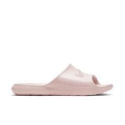 Klapki damskie Nike Victori One. Czerwone klapki damskie Nike, bez wzorów, z materiału, sportowe, bez obcasa, bez zapięcia. Za 226.00 zł.