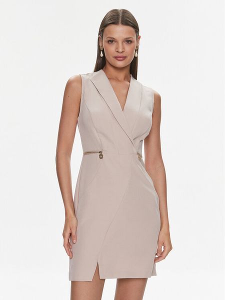 Rinascimento Sukienka koktajlowa CFC0117778003 Beżowy Regular Fit. Brązowe sukienki damskie Rinascimento, m, bez wzorów, z syntetyku, wizytowe, bez kołnierzyka, bez ramiączek. Za 329.99 zł.