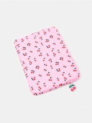 Torba na laptopa z motywem wiśni - różowy. Czerwone torby na laptopa damskie Sinsay, bez wzorów. Za 25.99 zł.