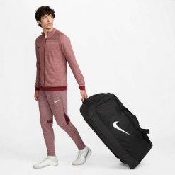 Torba sportowa unisex Nike Academy Team Bag pojemność 120 L. Czarne torby sportowe męskie Nike, bez wzorów. Za 298.35 zł.