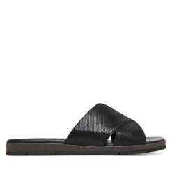Klapki Lasocki. Czarne klapki damskie Lasocki, bez wzorów, bez obcasa, bez zapięcia. Za 149.99 zł.
