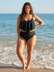 Dół od bikini typu figi z marszczeniami i wysokim stanem - czarny. Czarne stroje kąpielowe damskie Sinsay, l, bez wzorów. Za 25.99 zł.