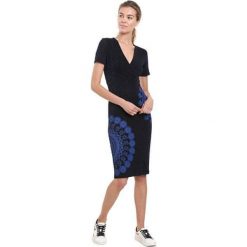 Desigual Kamizelka damska kamizelka Elif Marino 18WWVKAF 5001 (rozmiar S). Spódnice damskie Desigual, s, bez wzorów, bez kołnierzyka, bez ramiączek. W wyprzedaży za 242.00 zł.