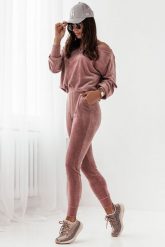 Welurowy Komplet Bluza i Spodnie - Różowy. Czerwone bluzy damskie Ivon, s, bez wzorów, z materiału, bez ramiączek, bez kaptura. Za 279.90 zł.