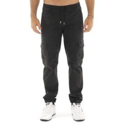 Spodnie dresowe z sznurek regulacyjny na co dzień. Czarne spodnie materiałowe męskie LEONE 1947 APPAREL, bez wzorów, z dresówki. W wyprzedaży za 164.19 zł.