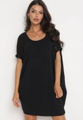 Czarna Mini Sukienka z Krótkim Rękawem o Fasonie Nietoperza Kharson. Czarne sukienki damskie Born2be, m, bez wzorów, boho, bez kołnierzyka, bez ramiączek, mini. Za 74.99 zł.