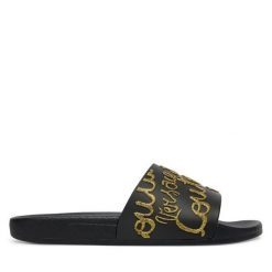 Klapki Versace Jeans Couture. Czarne klapki damskie Versace Jeans Couture, bez wzorów, z jeansu, bez obcasa, bez zapięcia. Za 389.99 zł.