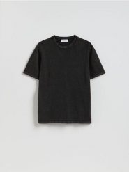 Bawełniany sweter z krótkim rękawem - czarny. Czarne swetry męskie Reserved, l, bez wzorów, z bawełny, bez kołnierzyka, bez ramiączek. Za 99.99 zł.