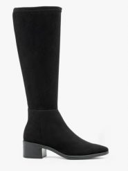 Czarne elastyczne kozaki z szeroką cholewką. Czarne kozaki damskie Ryłko, bez wzorów, z syntetyku, bez obcasa, na obcasie, bez zapięcia. Za 449.99 zł.