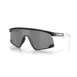 Okulary przeciwsłoneczne Oakley BXTR. Czarne okulary przeciwsłoneczne damskie Oakley. W wyprzedaży za 564.05 zł.