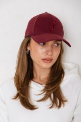 CZAPKA GAIA BORDOWA One size - Flawless. Czerwone czapki damskie Flawless, bez wzorów, z tkaniny, eleganckie. Za 160.00 zł.