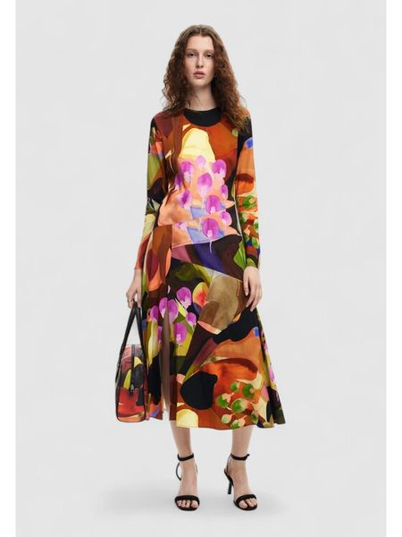 Desigual Sukienka codzienna Petals Lacroix 24WWVW18 Kolorowy Regular Fit. Sukienki damskie Desigual, na co dzień, s, bez wzorów, z wiskozy, bez kołnierzyka, bez ramiączek, proste. Za 439.99 zł.