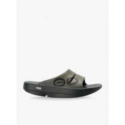 Klapki Oofos Ooahh Sport. Zielone klapki damskie oofos, bez wzorów, sportowe, bez obcasa, bez zapięcia. Za 314.99 zł.