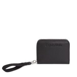 Portfel Calvin Klein. Czarne portfele damskie Calvin Klein. Za 209.99 zł.