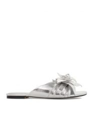 GINO ROSSI Klapki CEO-ROSE-LT-2221-1 Srebrny. Szare klapki damskie Gino Rossi, bez wzorów, ze skóry, bez obcasa, bez zapięcia. Za 349.99 zł.