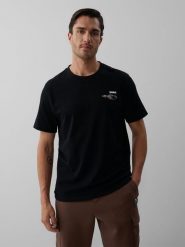 4F T-shirt regular z nadrukiem męski - czarny L. Czarne koszulki sportowe męskie 4F, l, bez wzorów, z bawełny, bez ramiączek, trekkingowe. Za 69.99 zł.
