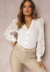 Biały Kardigan z Ażurowymi Rękawami Leiri. Białe kardigany damskie Renee, z aplikacjami, z dzianiny, bez kołnierzyka. Za 149.99 zł.