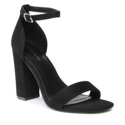 Sandały Jenny Fairy. Czarne sandały damskie Jenny Fairy, bez wzorów, bez obcasa, na słupku, bez zapięcia. Za 119.99 zł.