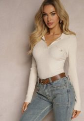 Jasnobeżowy Sweter Prążkowany z Modalem i Wiskozą Ozdobiony Kołnierzykiem Delanoriel. Brązowe swetry nierozpinane damskie Renee, m, bez wzorów, z jeansu, casualowe, bez kołnierzyka, bez ramiączek. Za 69.99 zł.