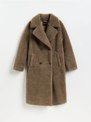 Płaszcz z imitacji baranka - brązowy. Brązowe płaszcze damskie Reserved, l, bez wzorów, bez kołnierzyka, bez kaptura. Za 399.99 zł.