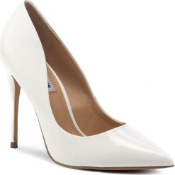 Szpilki STEVE MADDEN - Daisie SM11000040-02001-108 White Patent. Białe szpilki damskie Steve Madden, bez wzorów, z materiału, bez obcasa, na obcasie, bez zapięcia. W wyprzedaży za 269.00 zł.