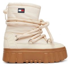 Śniegowce Tommy Jeans. Białe śniegowce damskie Tommy Jeans, z jeansu, bez zapięcia. Za 649.99 zł.
