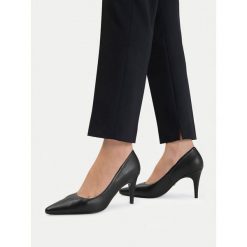 Szpilki GINO ROSSI. Czarne szpilki damskie Gino Rossi, bez wzorów, bez obcasa, na szpilce, bez zapięcia. Za 299.99 zł.