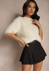 Czarne Spódnico-Szorty z Wiskozy z Bawełną Paskiem i Guzikami Sanilana. Czarne szorty damskie Renee, bez wzorów, z bawełny, eleganckie, z podwyższonym stanem. Za 99.99 zł.