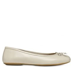 Baleriny Geox. Brązowe balerinki damskie Geox, bez wzorów, bez obcasa, bez zapięcia. Za 244.99 zł.