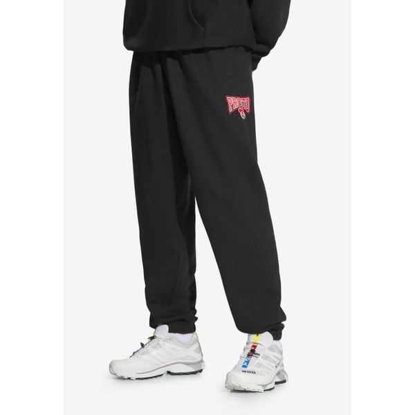 Spodnie dresowe męskie Prosto Chicago. Czarne spodnie sportowe męskie Prosto., m, bez wzorów, z dresówki. Za 244.99 zł.