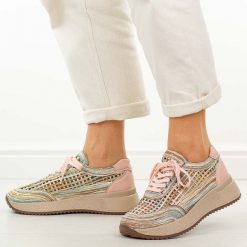 Różowe sneakersy damskie M.Daszyński Ol39-2. Czerwone obuwie sportowe damskie M.Daszyński, na jesień, bez wzorów, z jeansu, z okrągłym noskiem, bez zapięcia. W wyprzedaży za 269.10 zł.