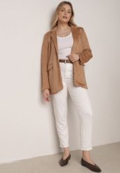 Białe Jeansy o Kroju Mom Fit z Bawełną i Wiskozą Ozdobione Paskiem Salmirra. Białe jeansy damskie Born2be, bez wzorów, z bawełny, z podwyższonym stanem. Za 119.99 zł.