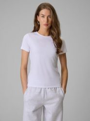 4F T-shirt slim gładki damski - biały XS. Białe t-shirty damskie 4F, xs, bez wzorów, z dzianiny, bez kołnierzyka, bez ramiączek. Za 79.99 zł.