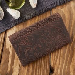 Paolo Peruzzi Portfel damski skórzany vintage w kwiaty brązowy duży T-108-HBR. Brązowe portfele damskie Paolo Peruzzi. Za 124.59 zł.