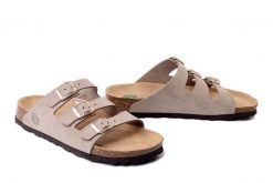 DR. BRINKMANN 701004-08 taupe, klapki damskie. Brązowe klapki damskie Dr. Brinkmann, bez wzorów, ze skóry, bez obcasa, bez zapięcia. Za 269.90 zł.