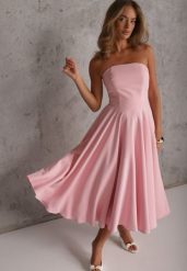 Różowa Gorsetowa Sukienka o Rozkloszowanym Kroju z Dekoltem Bandeau Reunegan. Czerwone sukienki damskie Renee, na studniówkę, l, bez wzorów, z poliesteru, eleganckie, bez kołnierzyka, bez ramiączek, midi, gorsetowe. Za 299.99 zł.