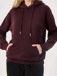 Bluza z kapturem - czerwony. Czerwone bluzy damskie Sinsay, l, bez wzorów, bez ramiączek, z kapturem. Za 39.99 zł.