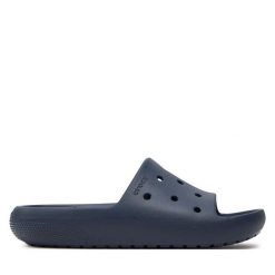 Klapki Crocs. Niebieskie klapki męskie Crocs, bez wzorów, bez zapięcia. Za 119.99 zł.