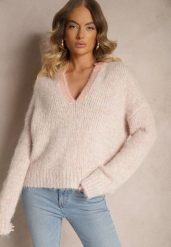 Różowy Sweter z Wełną o Krótkim Kroju z Trójkątnym Dekoltem Savandoria. Czerwone swetry nierozpinane damskie Renee, na zimę, bez wzorów, z wełny, casualowe, bez kołnierzyka, bez ramiączek. Za 149.99 zł.