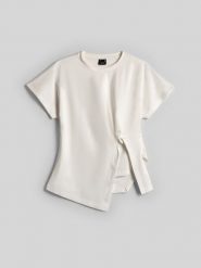 4F T-shirt slim z marszczeniem damski - biały S. Białe t-shirty damskie 4F, m, bez wzorów, z dzianiny, klasyczne, bez kołnierzyka, bez ramiączek. Za 89.99 zł.