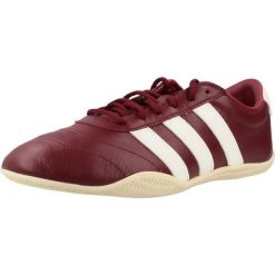 Buty ADIDAS JQ7242 Bordeaux. Czerwone obuwie trekkingowe damskie Adidas, ze skóry, bez zapięcia. Za 327.45 zł.