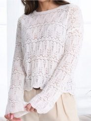 Sweter - kremowy. Białe swetry nierozpinane damskie Sinsay, l, bez wzorów, bez kołnierzyka, bez ramiączek. Za 49.99 zł.