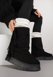 Czarne Botki w Stylu Śniegowców z Frędzlami i Cholewką Imitującą Nogawkę Sierafera. Czarne botki damskie Born2be, bez wzorów, z jeansu, bez obcasa, na płaskiej podeszwie, bez zapięcia. Za 99.99 zł.