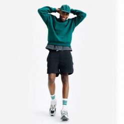 Bluza męska Elementals okrągły dekolt. Zielone bluzy męskie Decathlon, m, bez wzorów, z bawełny, casualowe, bez ramiączek, bez kaptura. W wyprzedaży za 119.99 zł.